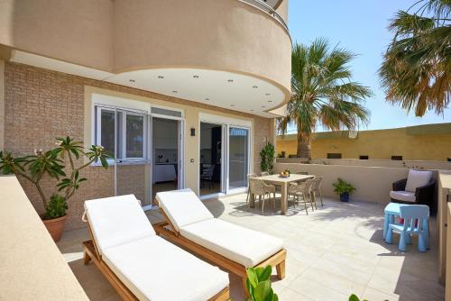 Niki Seaview with Cozy Garden — 4-Star Luxury Hotel in Hersonissos, Greece