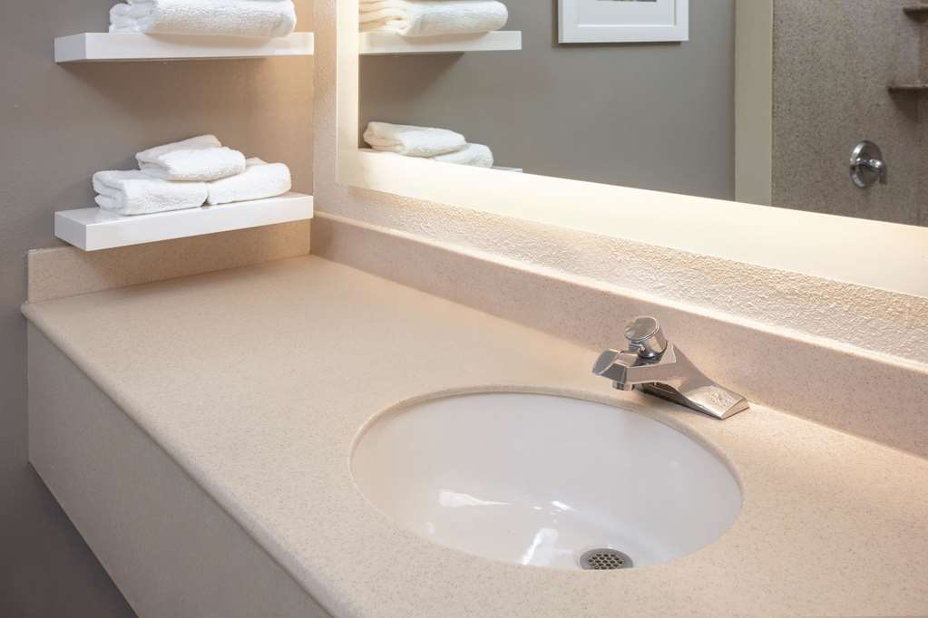 La Quinta Inn & Suites by Wyndham Dublin Pleasanton - photo 12