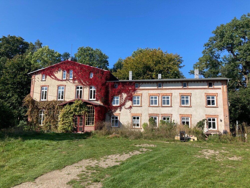 Alt Krassow Lakeside Retreat — 4-Star Luxury Hotel in Lalendorf, Germany