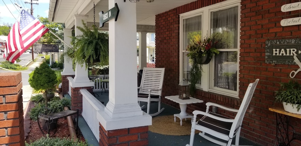 Maria's Garden and Inn - photo 26
