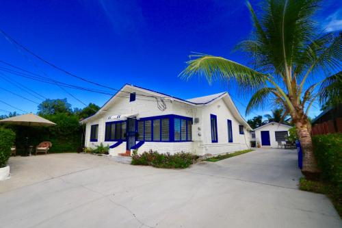 Host4U Vacation Suites - carbon neutral hotel in Miami