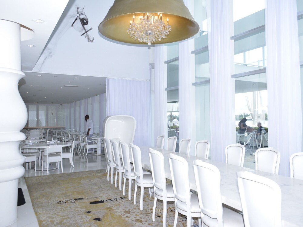 Suite 1100 West Av in a 5 Hotel Pool With DJ #401 - photo 3