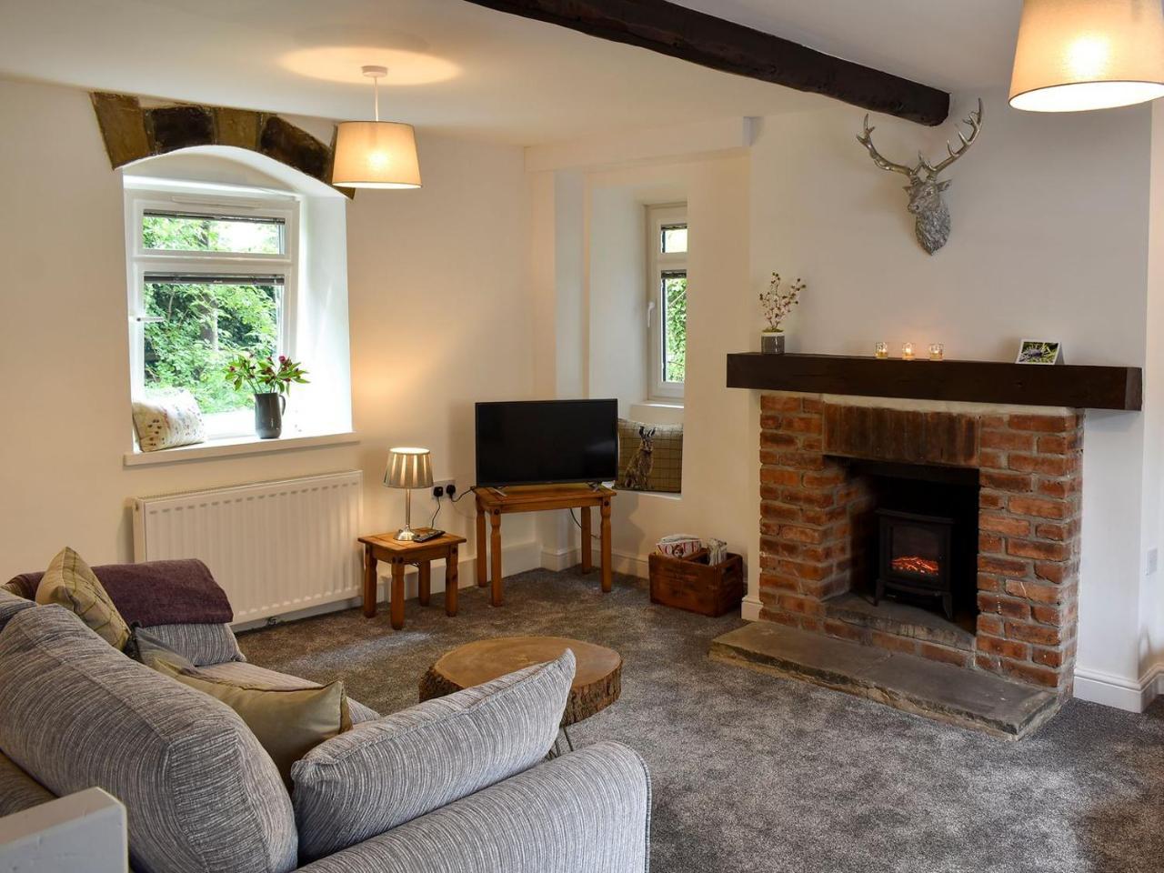 Beckside Cottage — 4-Star Luxury Hotel in Silsden, United Kingdom