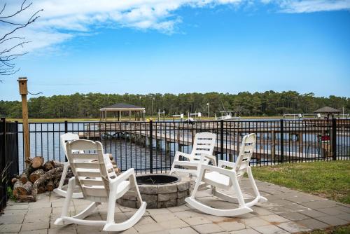 Waterway Haven by Oak Island Accommodations - photo 38