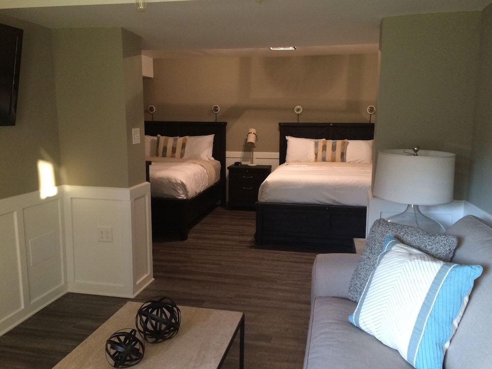 Super 8 by Wyndham Albany - photo 4