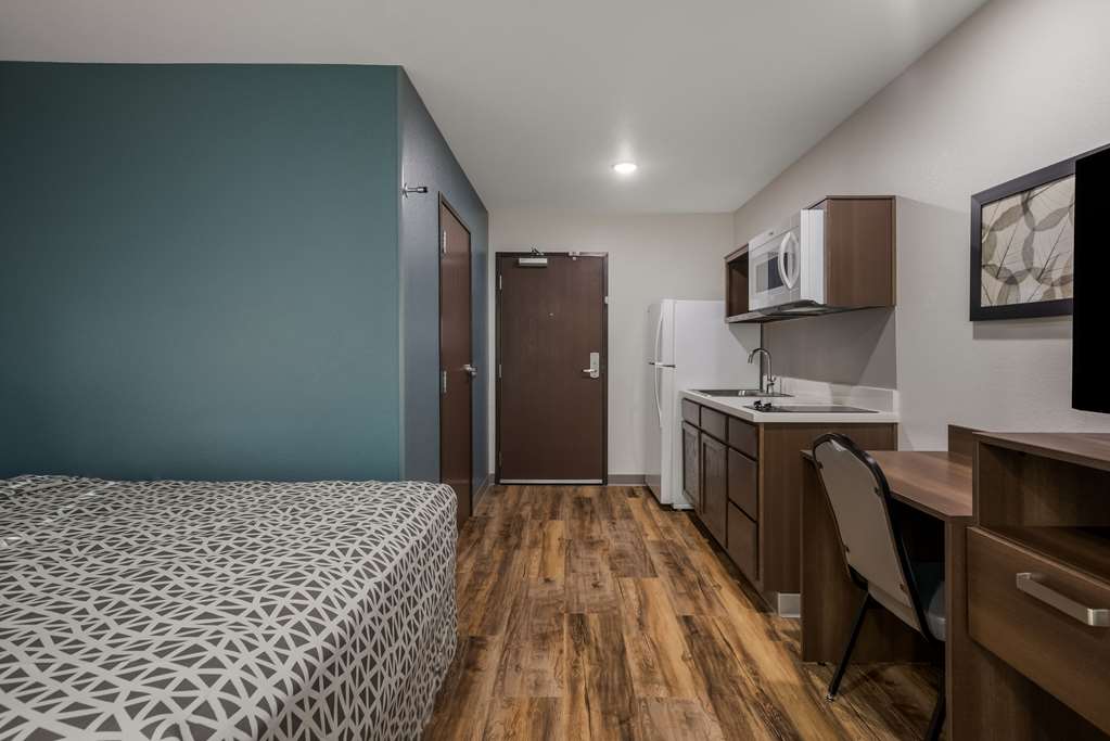 Woodspring Suites Milwaukee Menomonee Falls - photo 28
