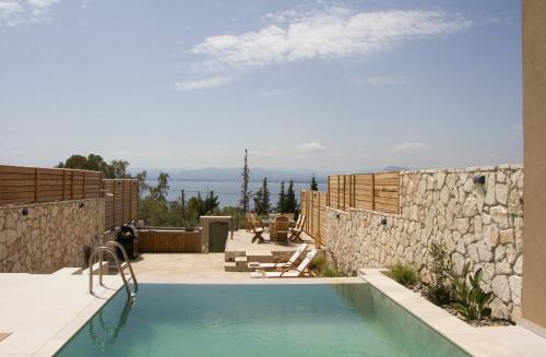 Endogeios Luxury Villas — 4-Star Luxury Hotel in Loutraki, Greece