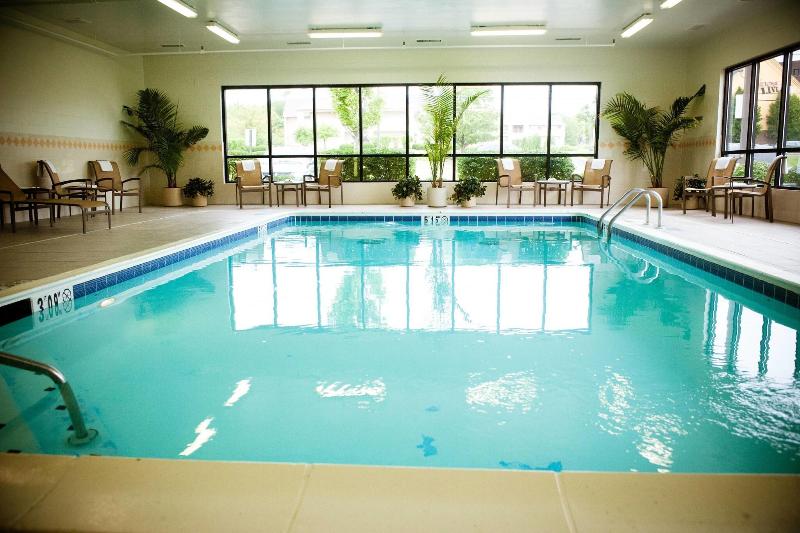 Chester Inn & Suites - photo 12