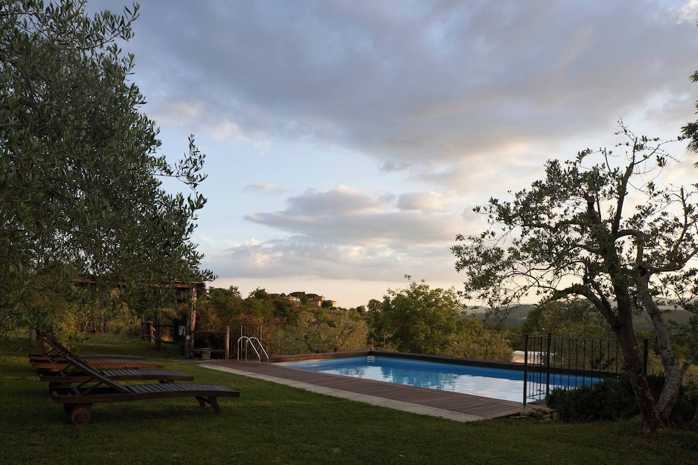 La Vignaccia the Old Barn Villa W Private Pool — 4-Star Luxury Hotel in Pergine Valdarno, Italy