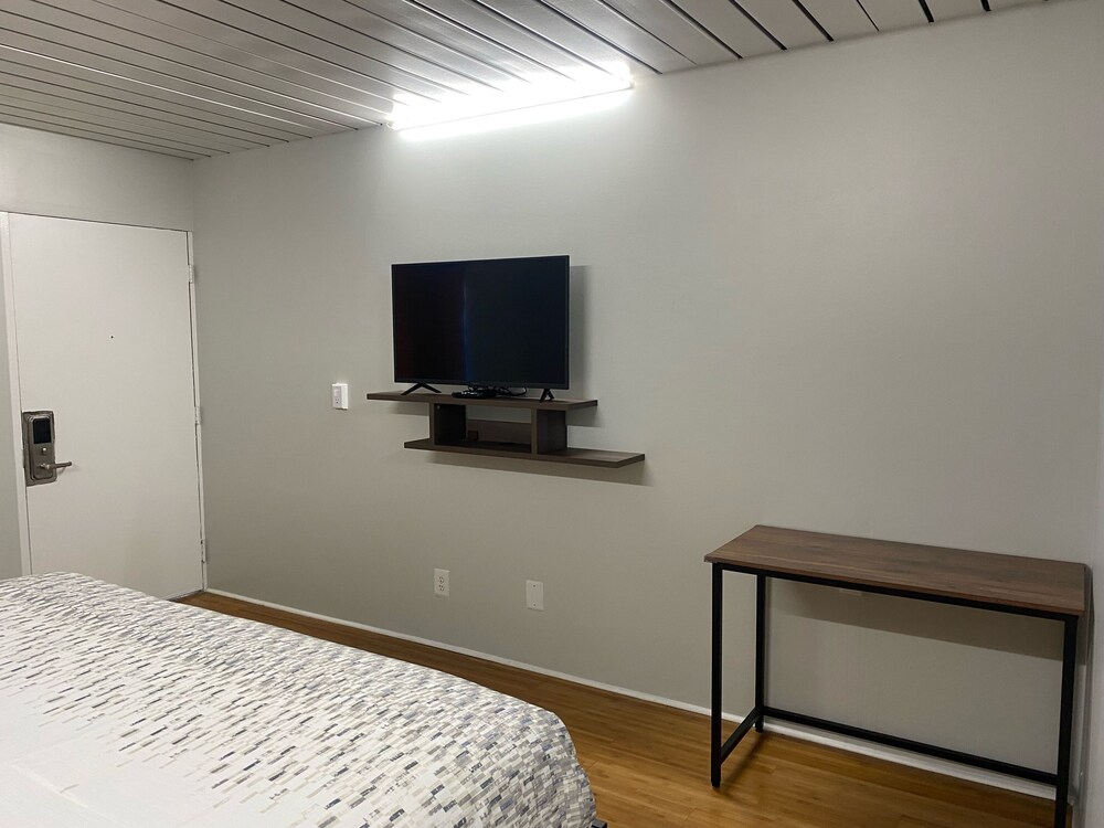 Discovery Inn Macon - photo 21