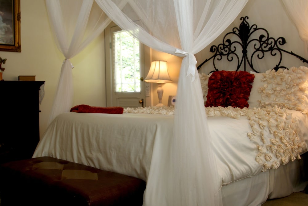 Monarch Cove Inn - photo 13