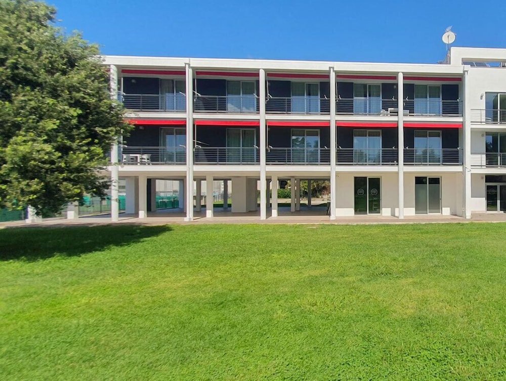 Residence Roman — 4-Star Luxury Hotel in Pomezia, Italy