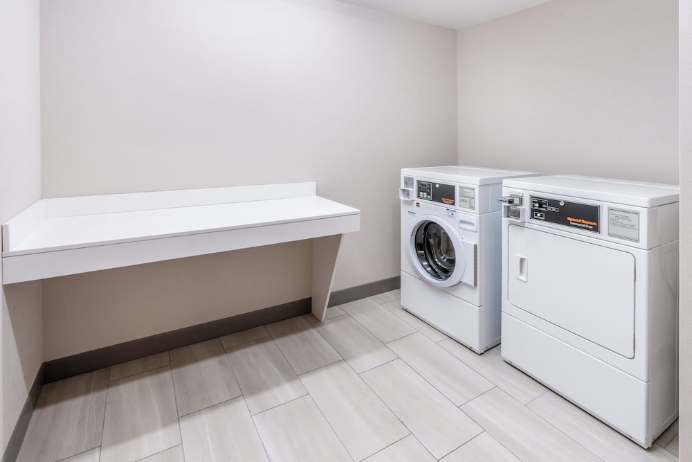 Holiday Inn Express Hotel & Suites Cheyenne by IHG - photo 32