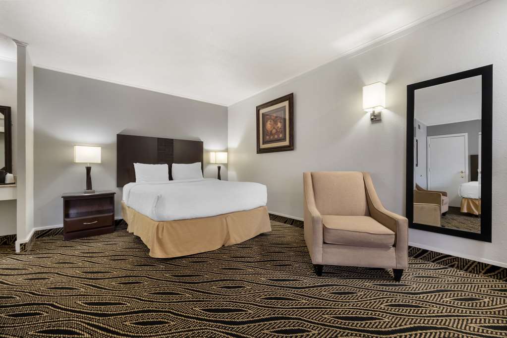 Best Western Red Carpet Inn - photo 18