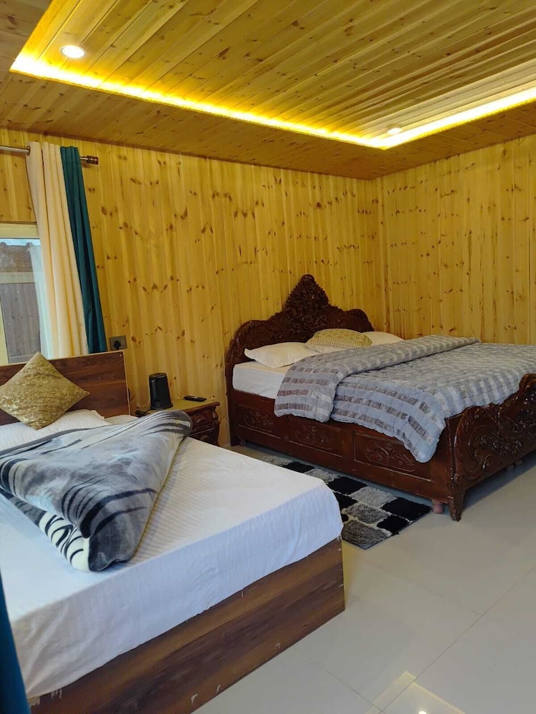 Auli Goldcrest in Joshimath, India