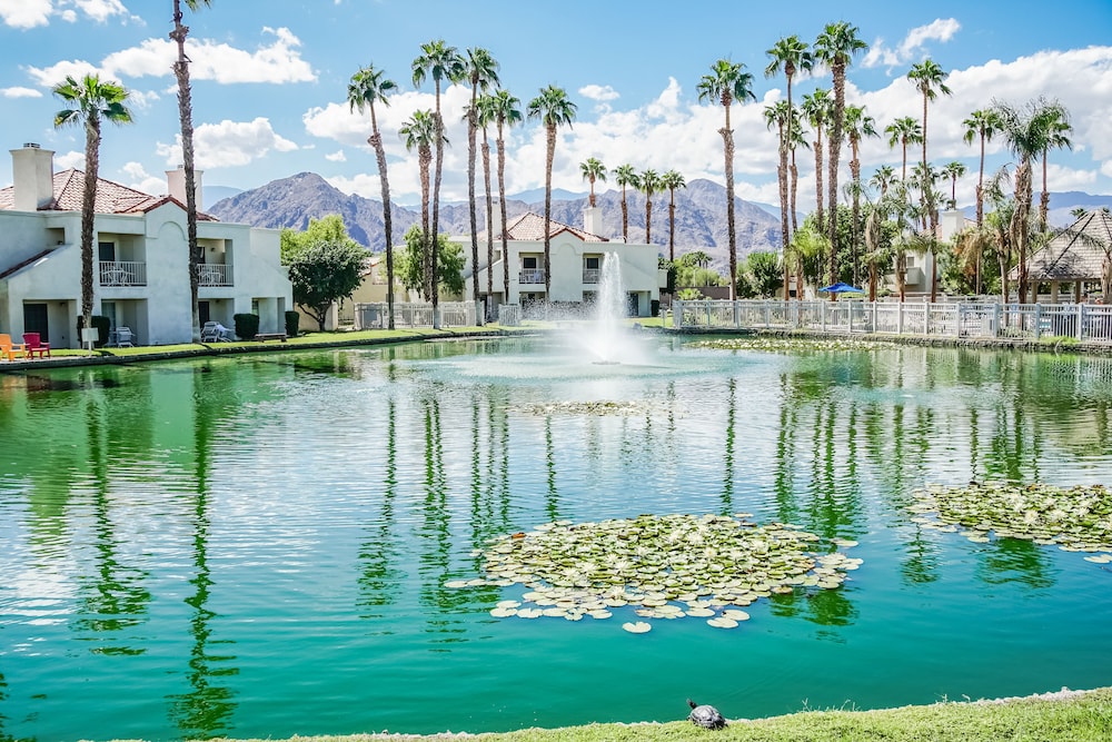 Desert Breezes Resort — Palm Desert