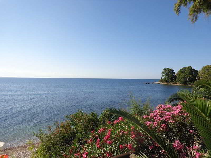 Grekis Hotel Apartments — Messini