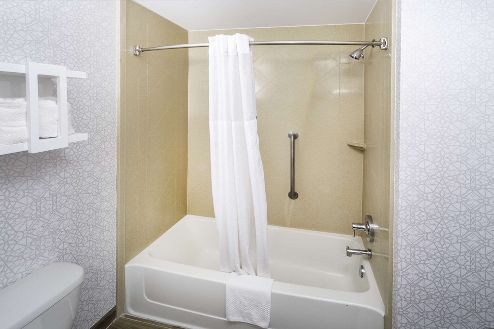 Hampton Inn & Suites New Iberia Avery Island - photo 52