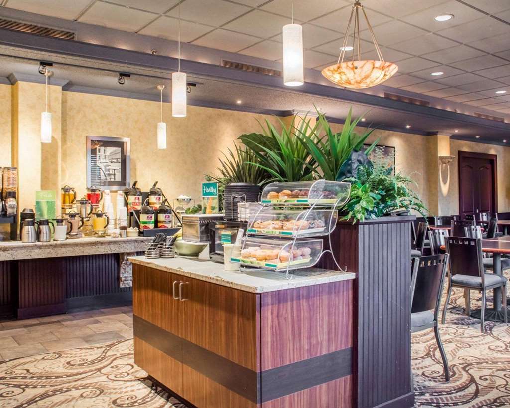 Clarion Hotel & Suites Riverfront - photo 25