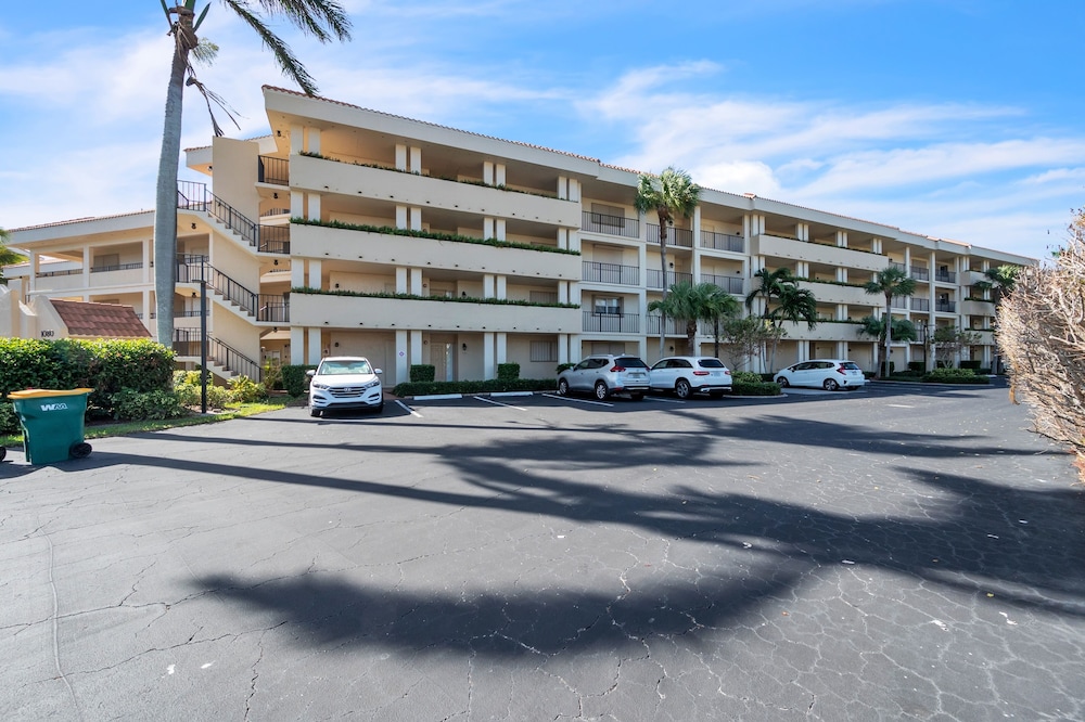 Gulf view Condo With Resort style Amenities 2 Bedroom Condo - photo 38