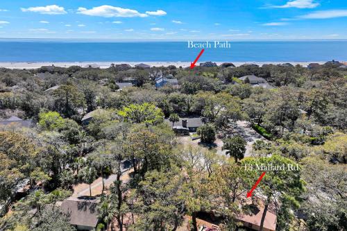 1 Block to Ocean Fun in Hilton Head Island, United States