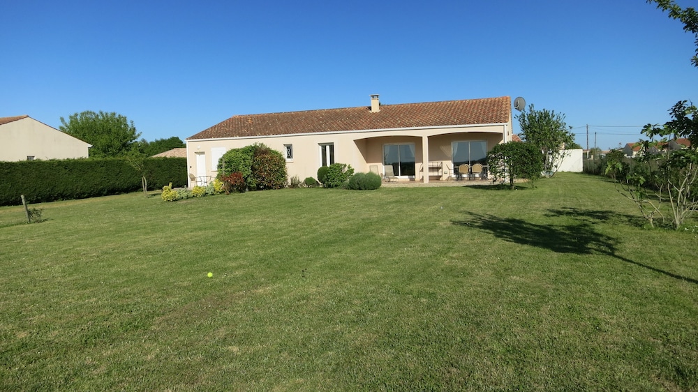 Les Lavandes — hotel in Etaules