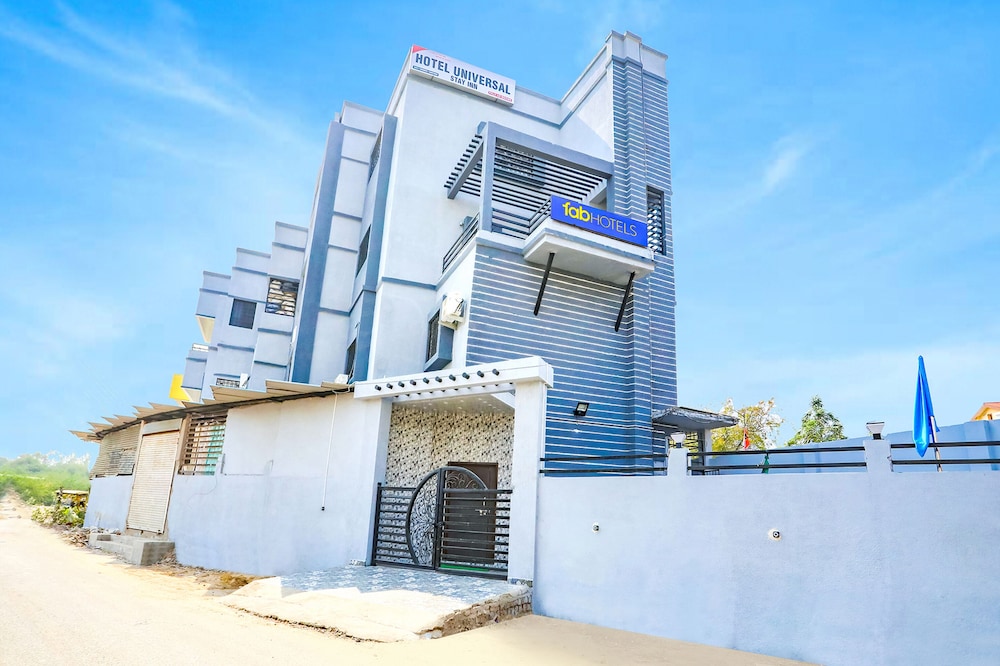 Fabhotel Universal Stay Inn in Nagpur, India