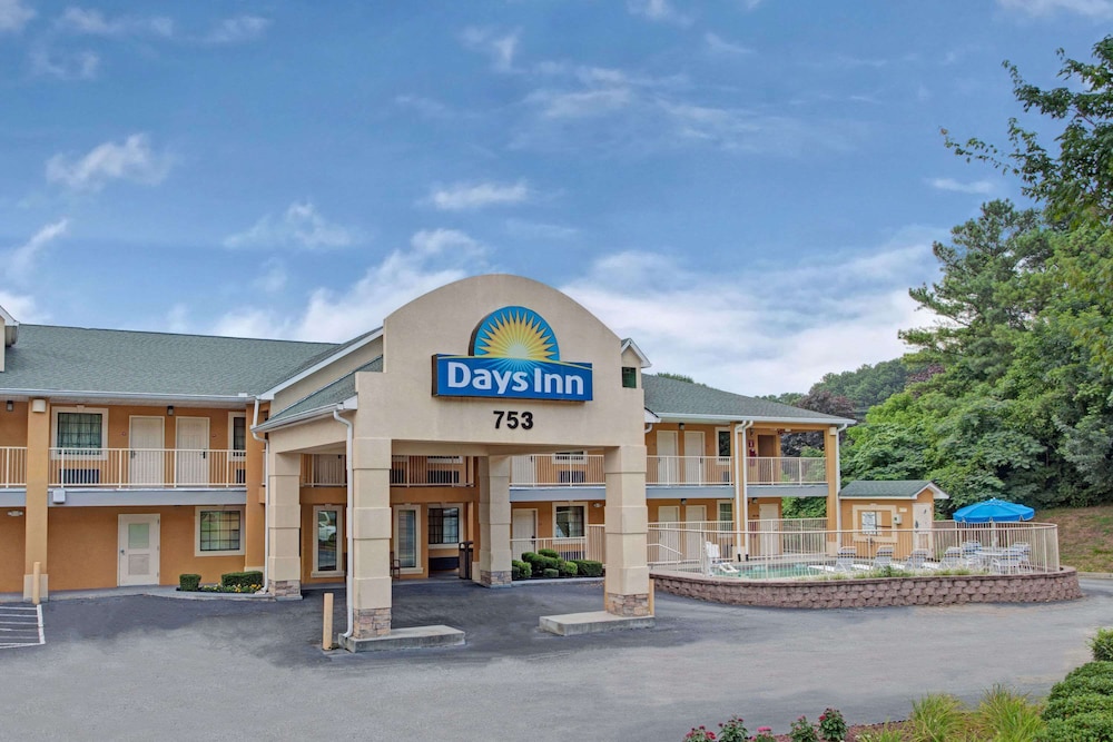 Days Inn by Wyndham Marietta White Water - photo 26