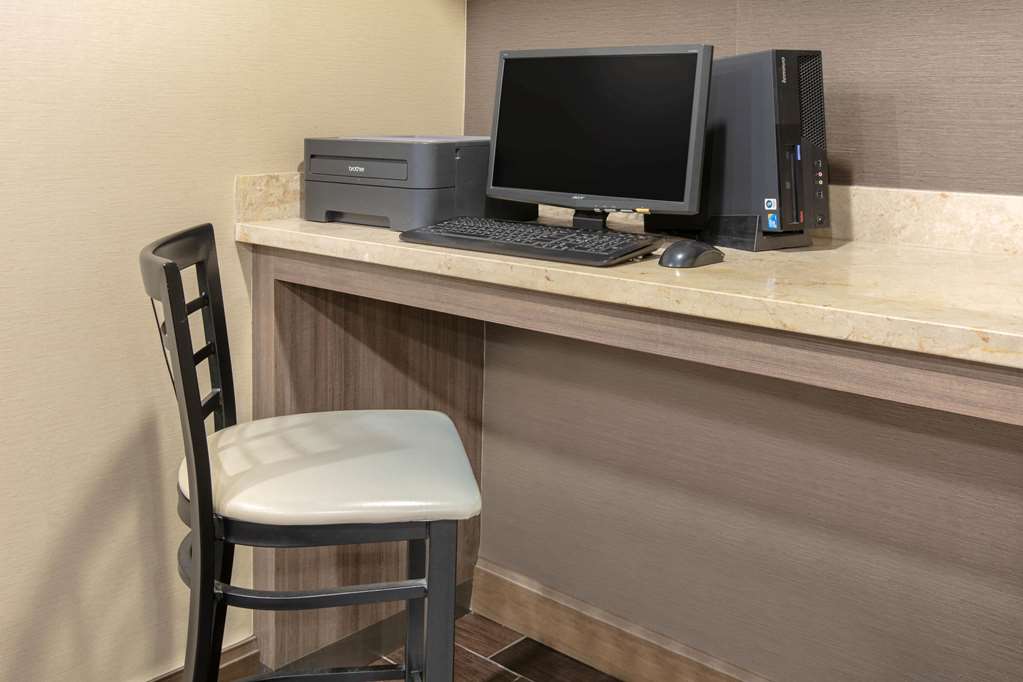 Days Inn & Suites by Wyndham Arlington Near Six Flags - photo 15