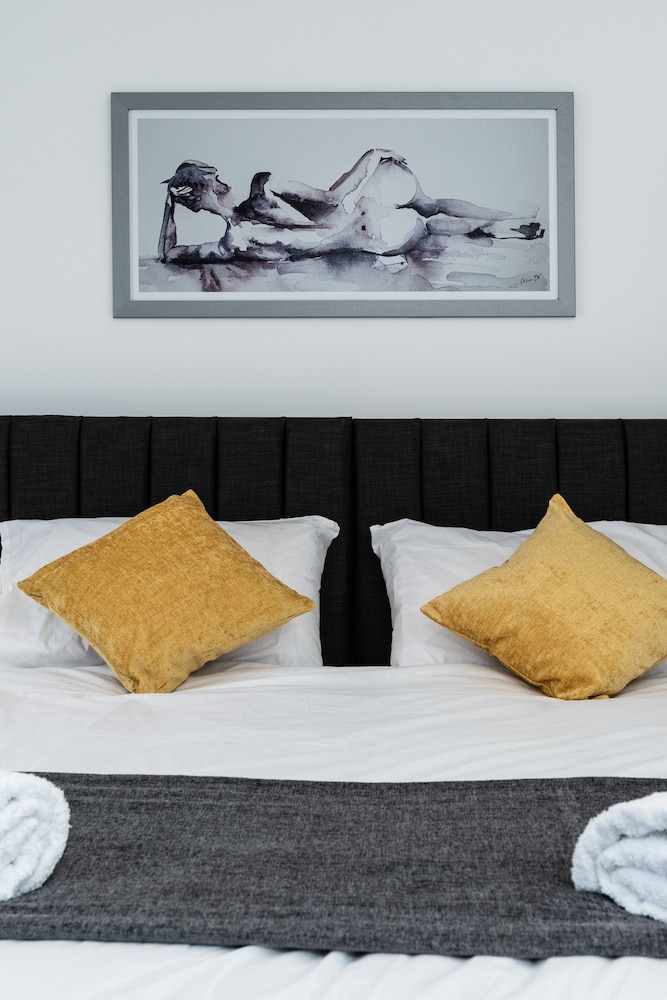 80 South Milton Street — 4-Star Luxury Hotel in Plymouth, United Kingdom