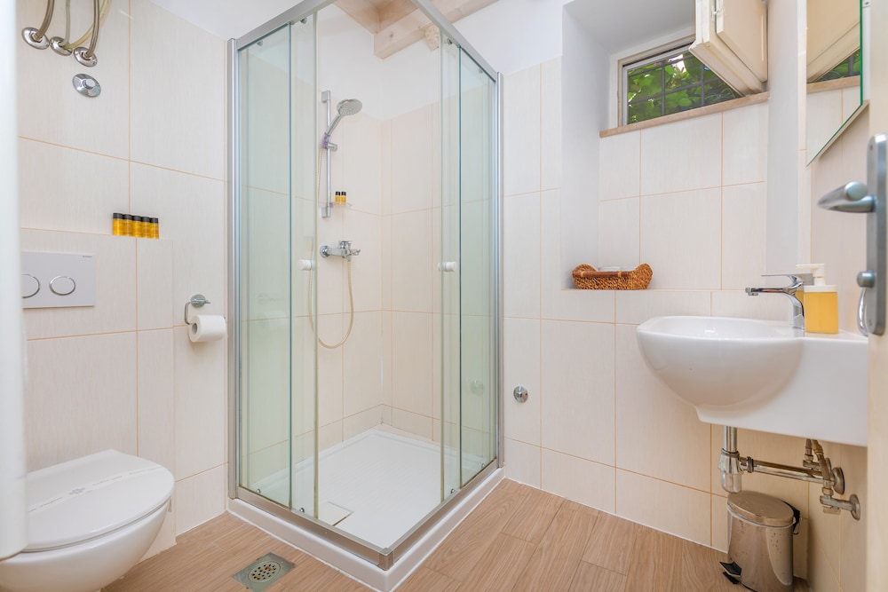 Apartments & Rooms Kerigma
