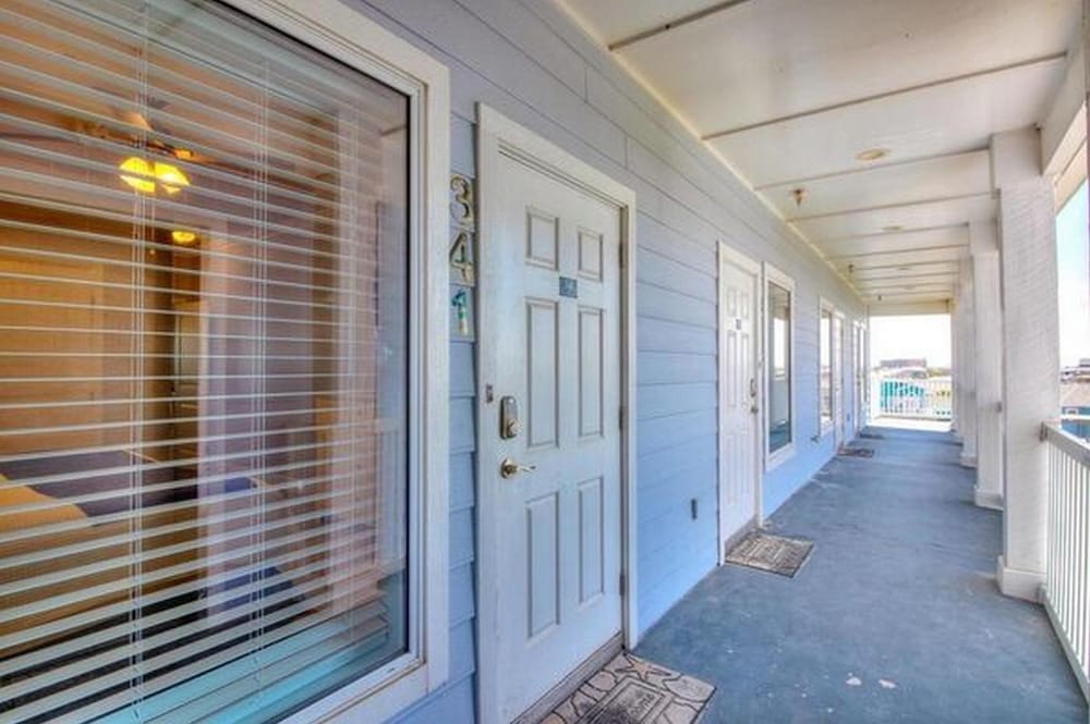 Beachgate CondoSuites & Motel - photo 156