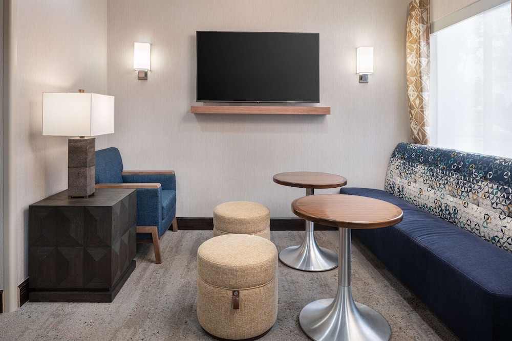 Hampton Inn Loveland - photo 11