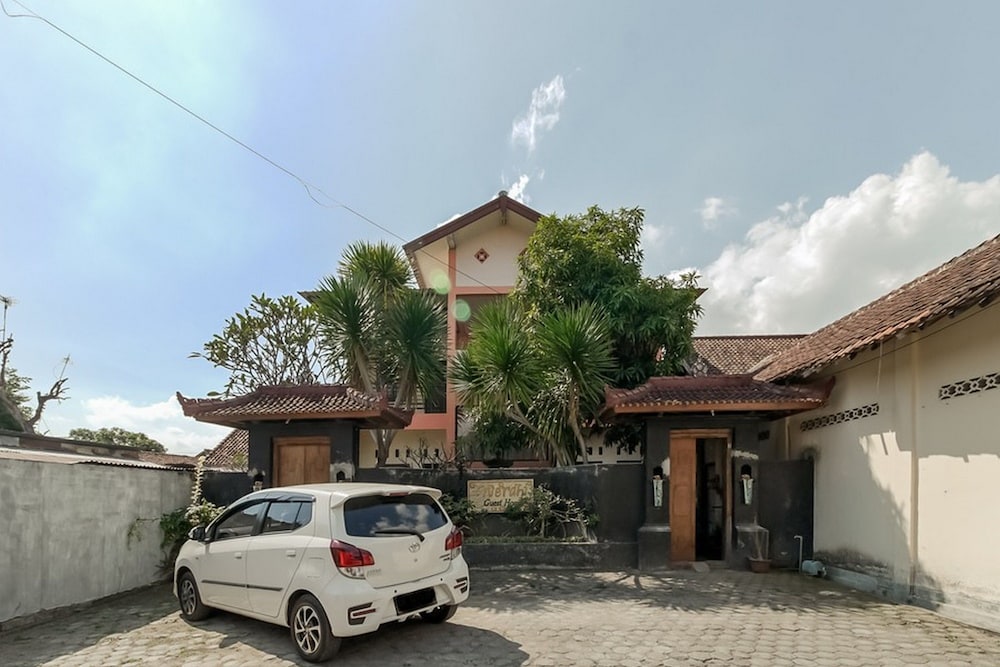 RedDoorz @ Jalan Hos Cokroaminoto Mataram in Mataram, Indonesia