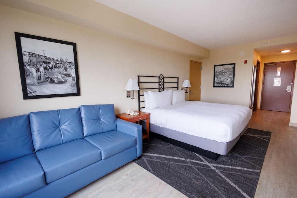 SEVEN Sebring Raceway Hotel - photo 10