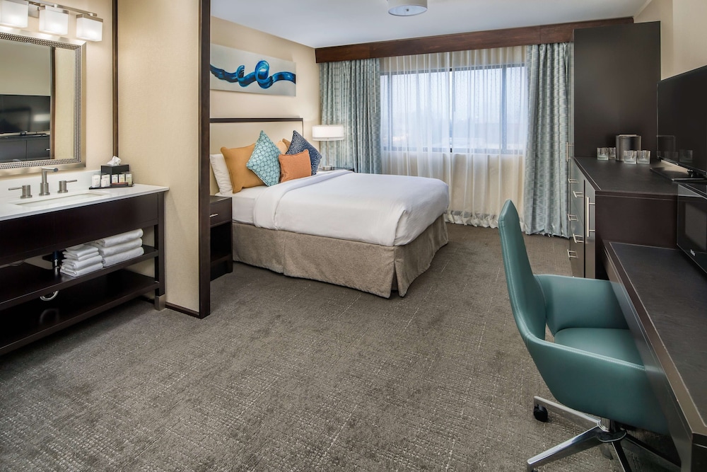 Embassy Suites by Hilton Seattle Tacoma International Airport - photo 18