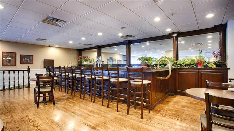 Best Western Plus San Pedro Hotel & Suites - photo 20
