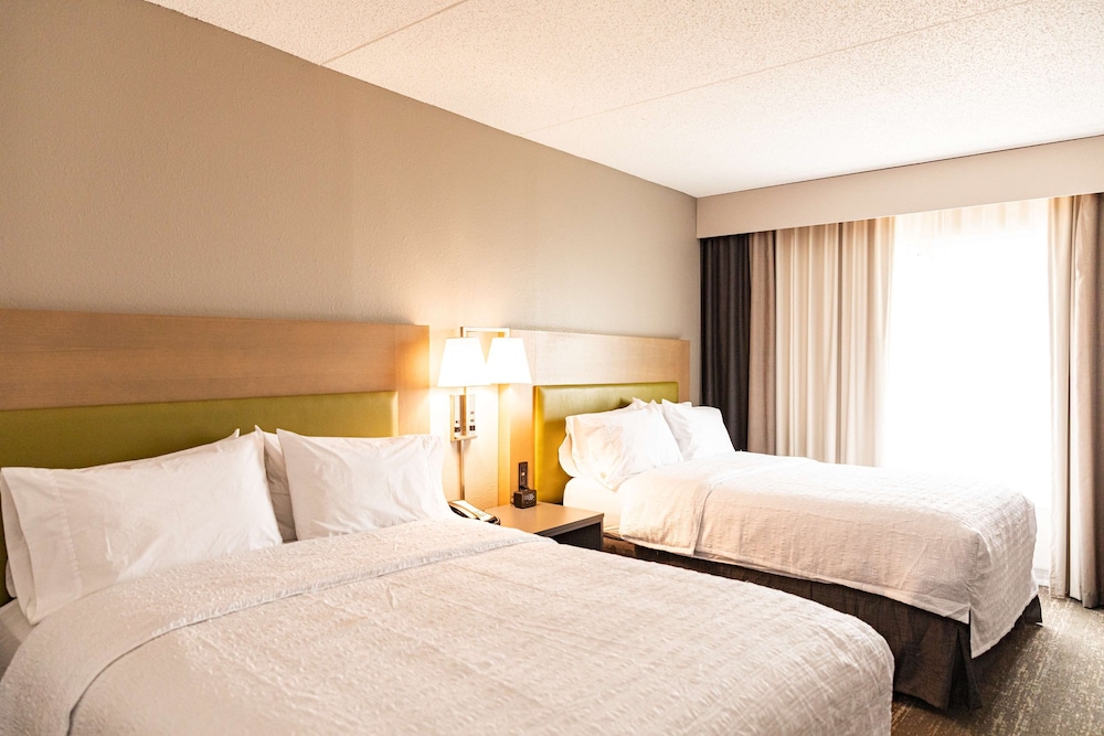 Hampton Inn & Suites Newark Airport Elizabeth - photo 22