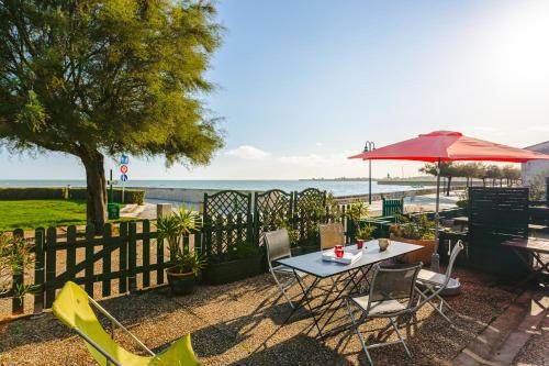 Maison de la côte — 4-Star Luxury Hotel in La Flotte, France