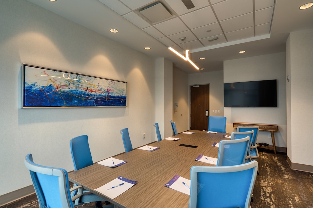 Holiday Inn Express & Suites Charlotte South End by IHG - photo 107