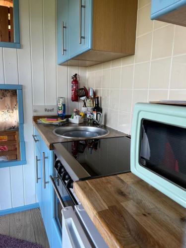 Reef Shepherds Hut — Penally — photo 3
