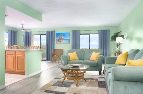 Coastal Bliss Apartment — 4-Star Luxury Hotel in Indian Shores, United States