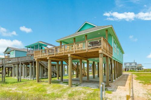 Sea Holly Beachfront Pet & Family Friendly in Freeport, United States
