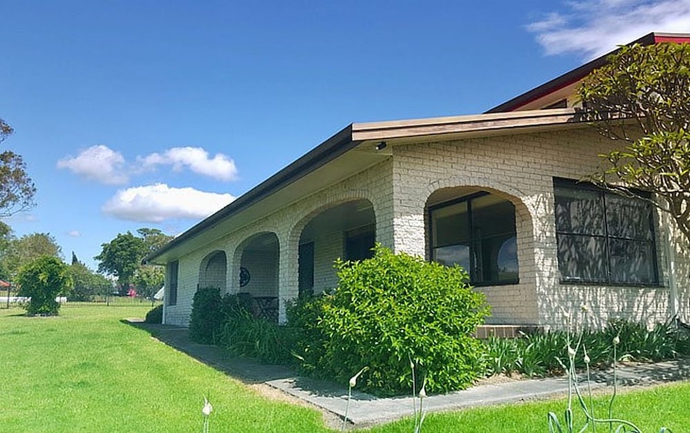 Dam It Getaway Homestead — 4-Star Luxury Hotel in Gloucester, Australia