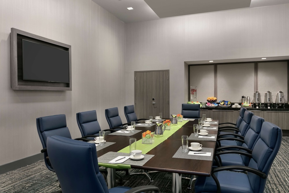 Embassy Suites by Hilton Atlanta Midtown - photo 42