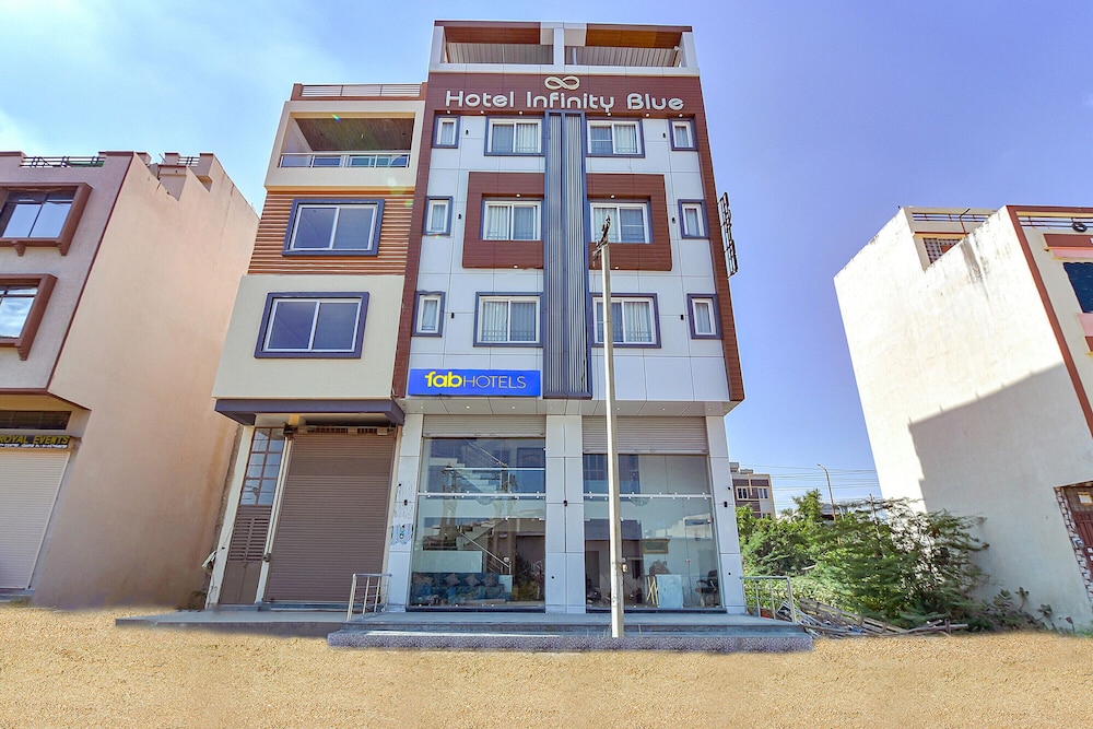 Infinity Blue by FabHotel - carbon neutral hotel in Udaipur