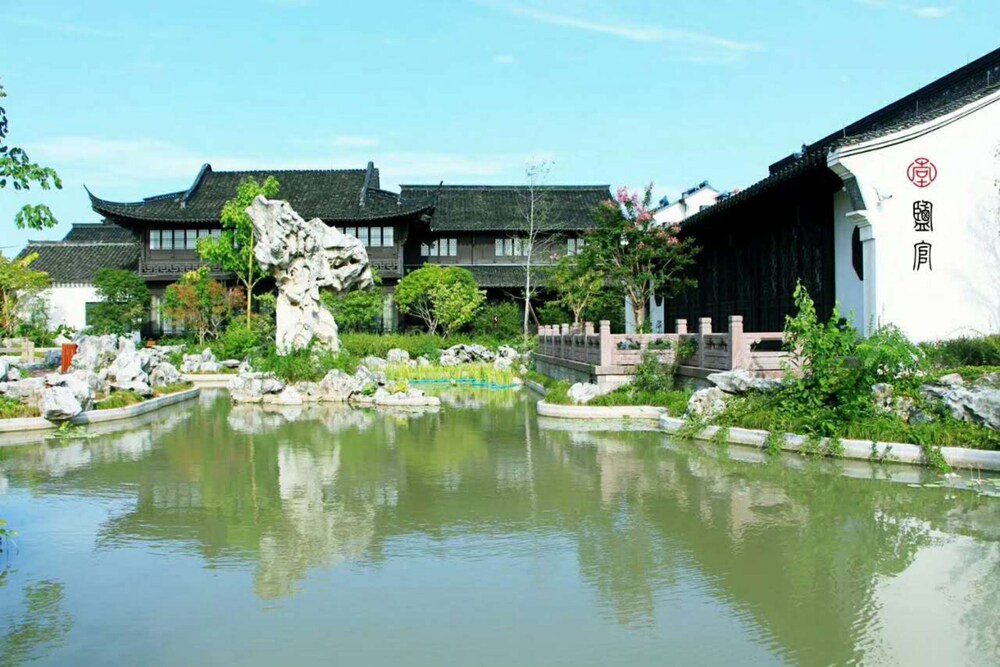 Grand House Haining — 4-Star Luxury Hotel in Jiaxing, People's Republic of China