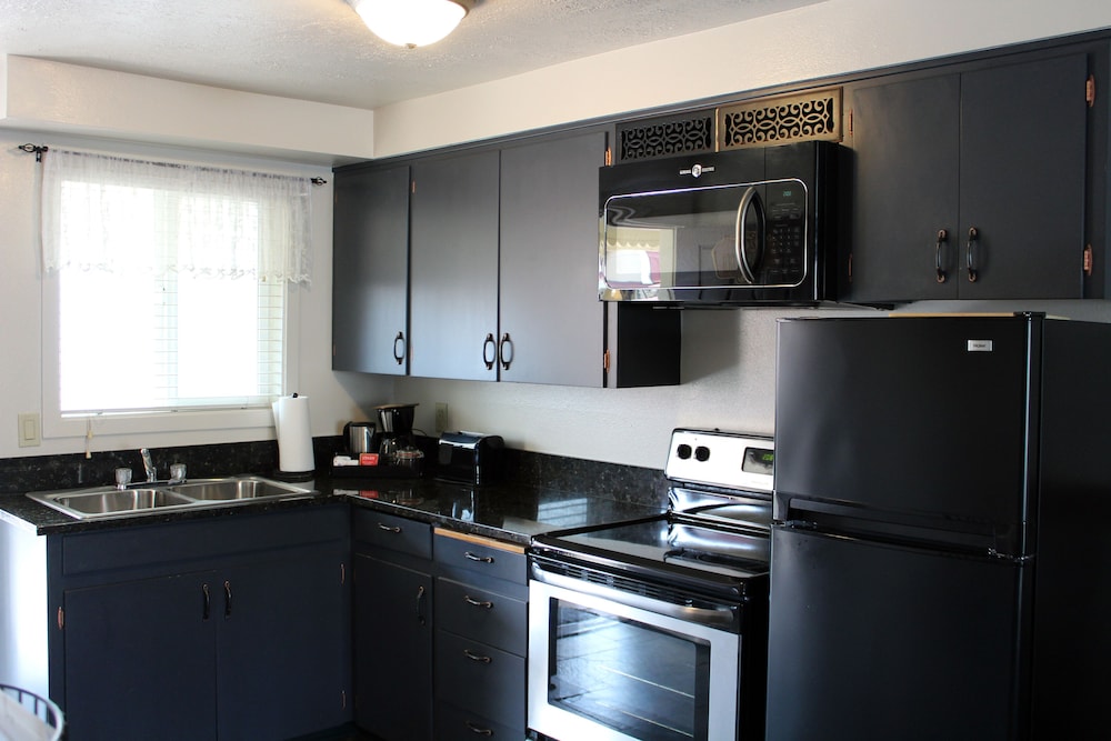 Silverton Inn & Suites - photo 24