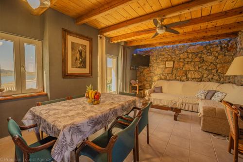 Rustica Luxury with lots of comfort and space and a fantastic view in Novalja, Croatia