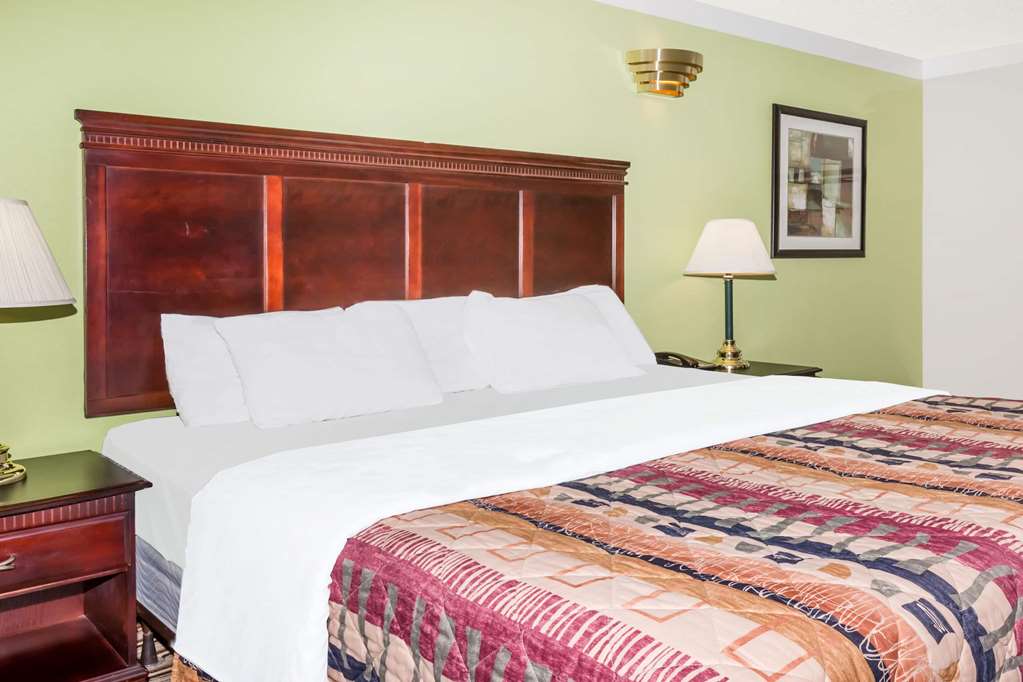 Days Inn by Wyndham Oneonta AL - photo 7